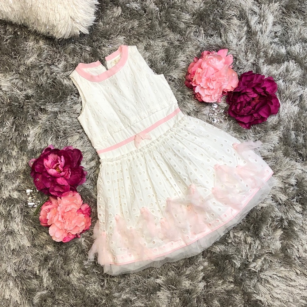 Monnalisa White Doily Dress Child size 6